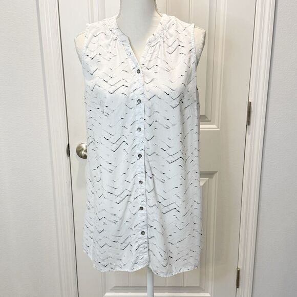 LIZ LANGE MATERNITY Shirt Sleeveless Size Small Lightweight Button Down - Picture 1 of 9